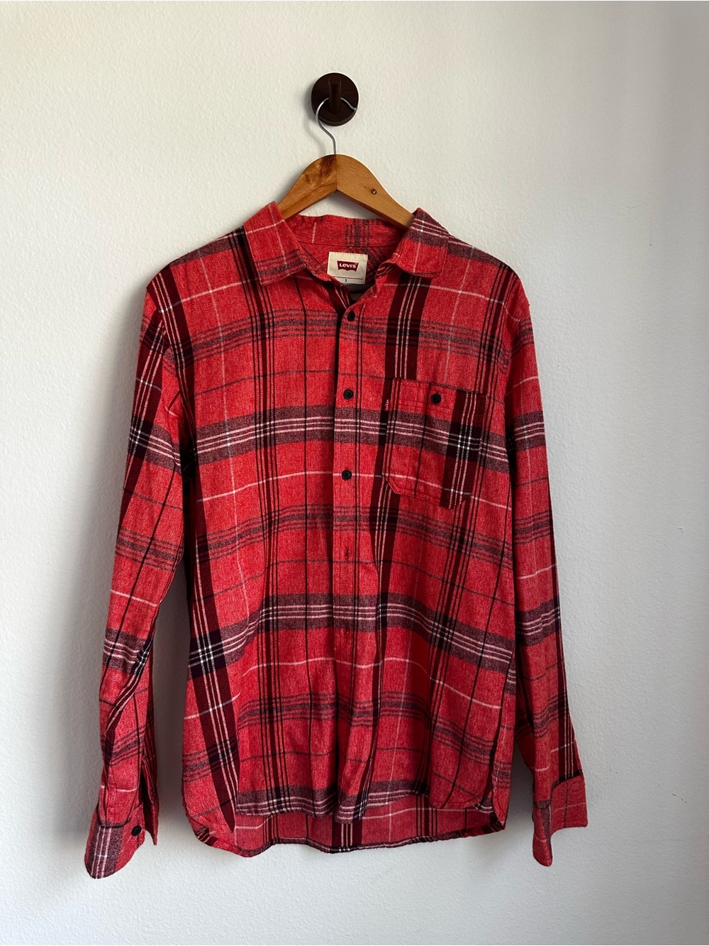 Levi’s Men’s Red Plaid Flannel Button Up Shirt Size S 100% Cotton